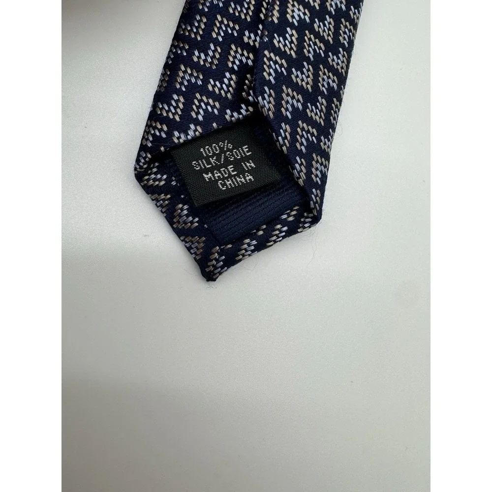 Michael Kors Tie Navy Blue‎ Geometric Pattern 100% Silk Mens Classic Necktie